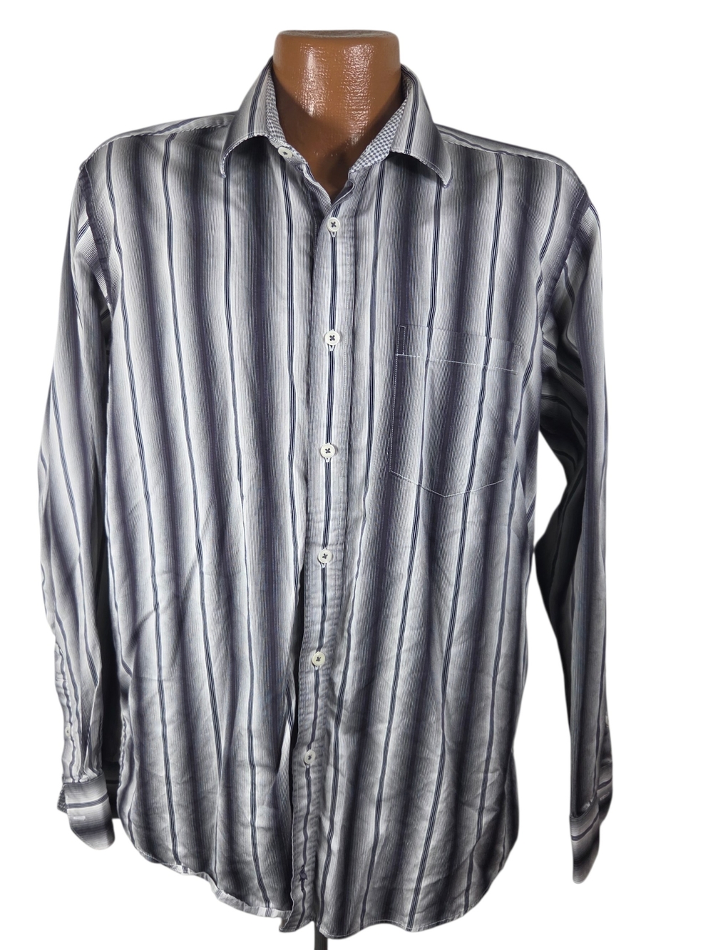 Tailorbyrd Men's Gray and White Vertical Stripe Button-Down Shirt. Size L